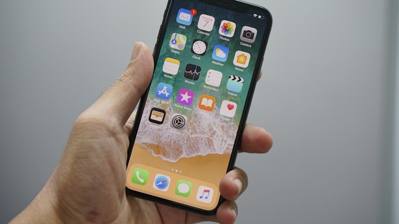 Best iPhone Price on Amazon: Comparison and Alerts