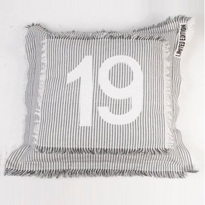 Mood collection 19 Number Printed Standard Cushion, 50 x 50... - Maison & Cuisine en promo à 15.54€