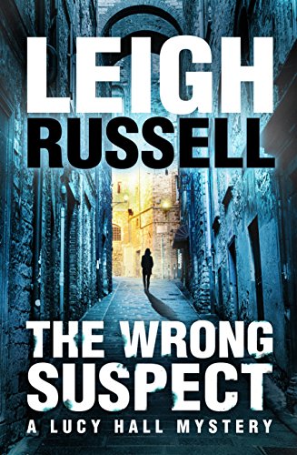 The Wrong Suspect (A Lucy Hall Mystery Book 3) - Livres & eBooks Amazon Royaume-Uni à 0.99€
